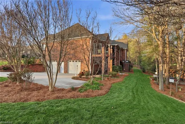 $879,900 | 613 Nickel Creek Court, Kernersville, NC 27284