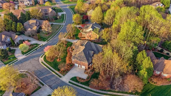 $879,900 | 613 Nickel Creek Court, Kernersville, NC 27284