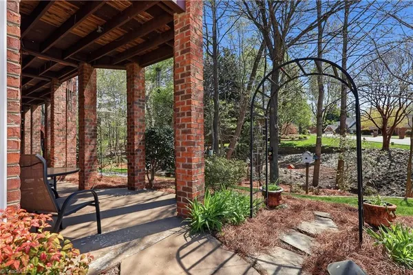 $879,900 | 613 Nickel Creek Court, Kernersville, NC 27284