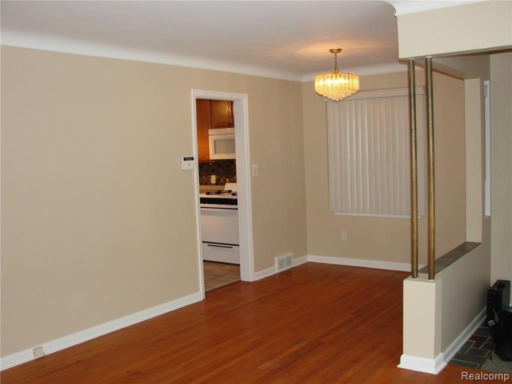24720 Ridgedale Street Oak Park, MI 48237 - Photo 6 of 31