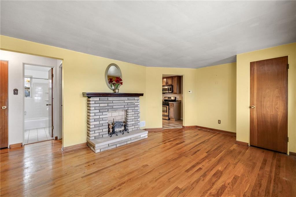 982 Highview Road Pittsburgh, PA 15234 - Photo 8 of 32 Gallery Image 8