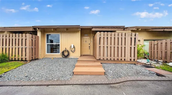 $390,000 | 8046 Southwest 21st Court, Davie, FL 33324