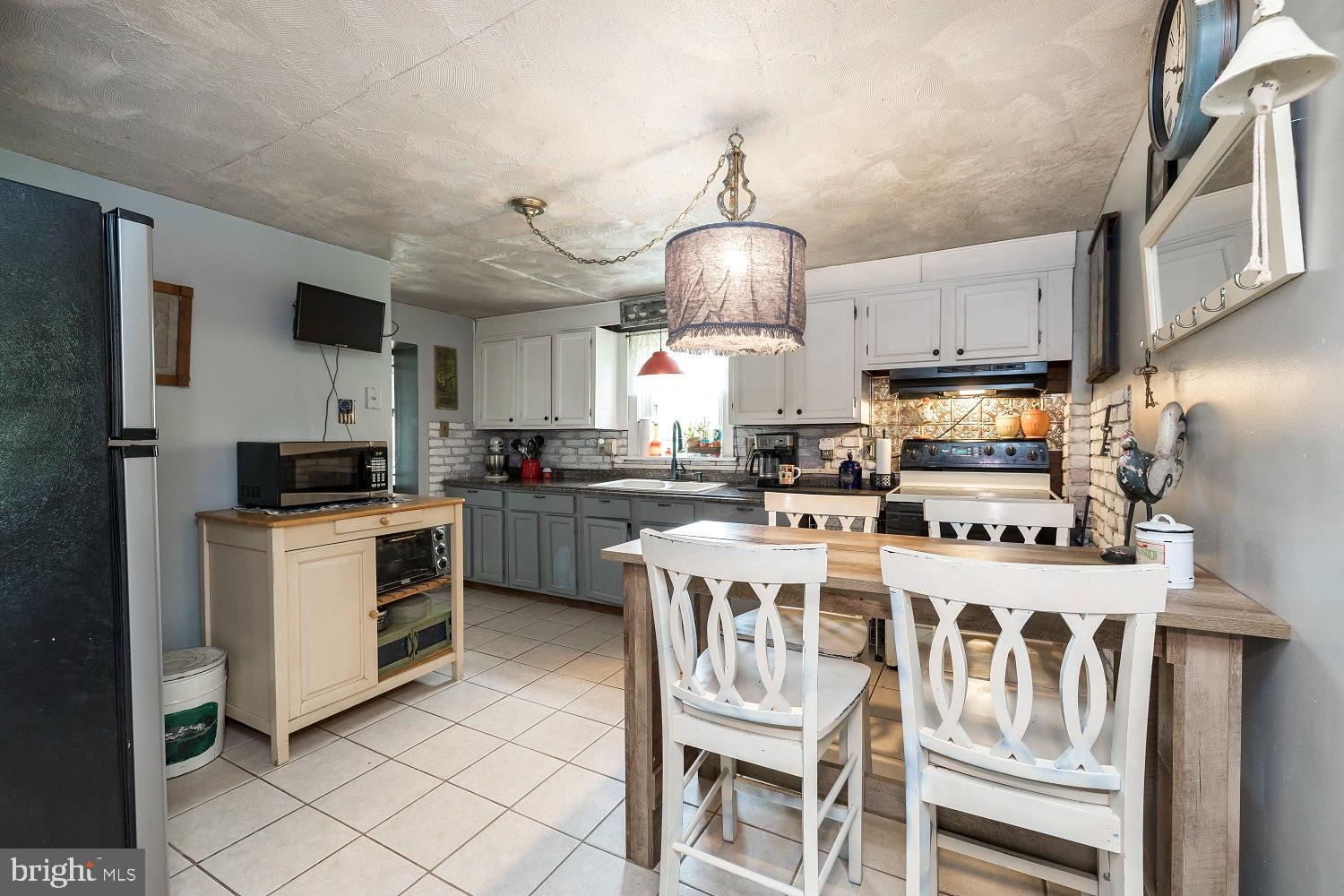 44 Fruitville Road Pottstown, PA 19464 - Photo 4 of 26 Kitchen