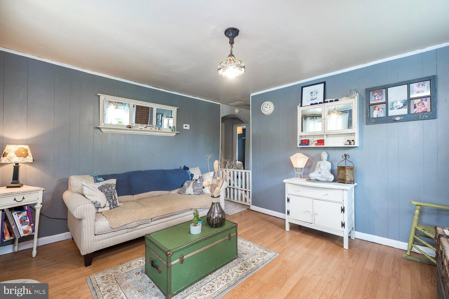 44 Fruitville Road Pottstown, PA 19464 - Photo 7 of 26 Living room