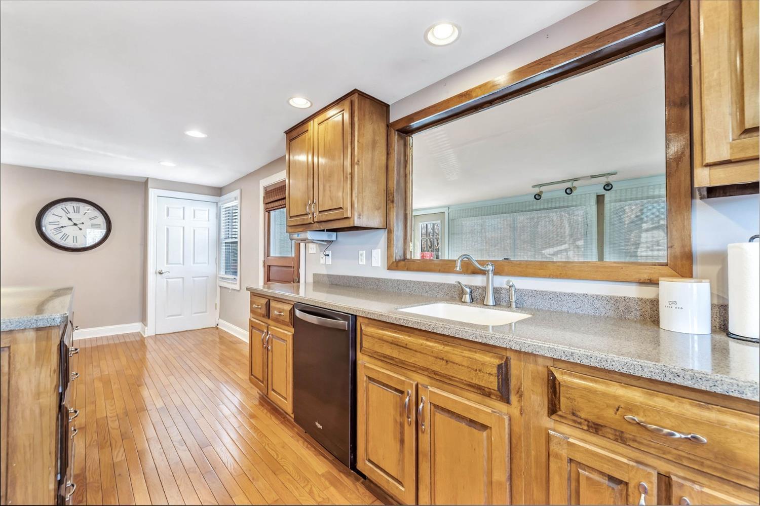 4030 Ebenezer Road Cincinnati, OH 45248 - Photo 18 of 43