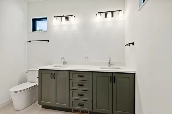 $699,500 | 620 Greenvale Avenue West, Northfield, MN 55057