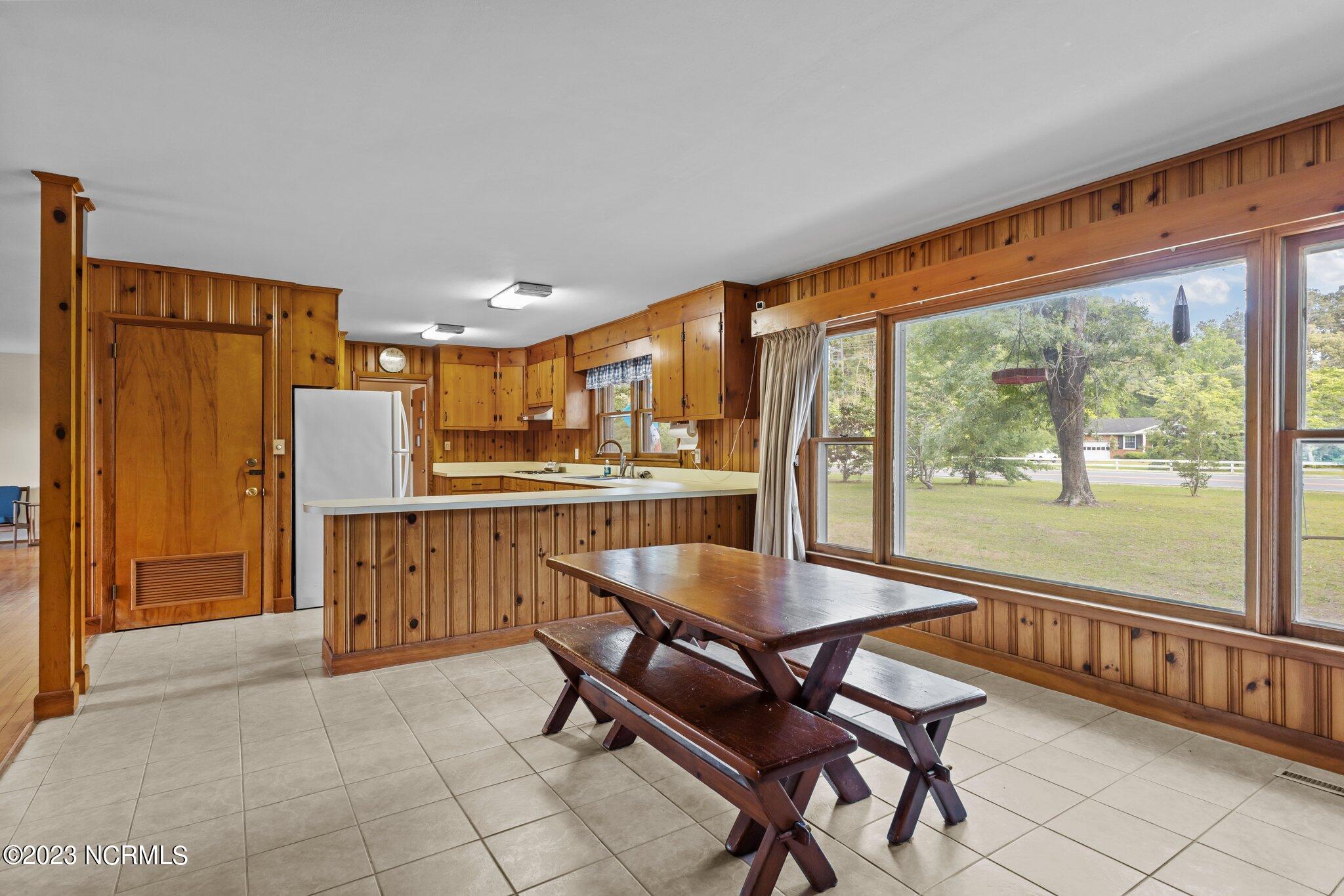 3316 Country Club Road Morehead City, NC 28557 - Photo 19 of 50 19-web-or-mls-_S3A0634