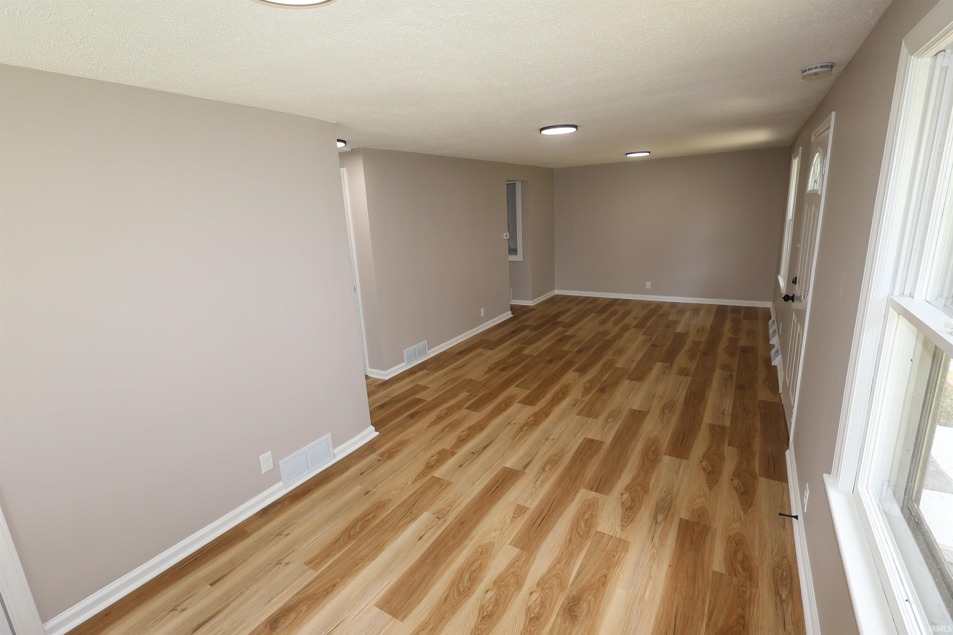55467 Butternut Road South Bend, IN 46628 - Photo 5 of 33
