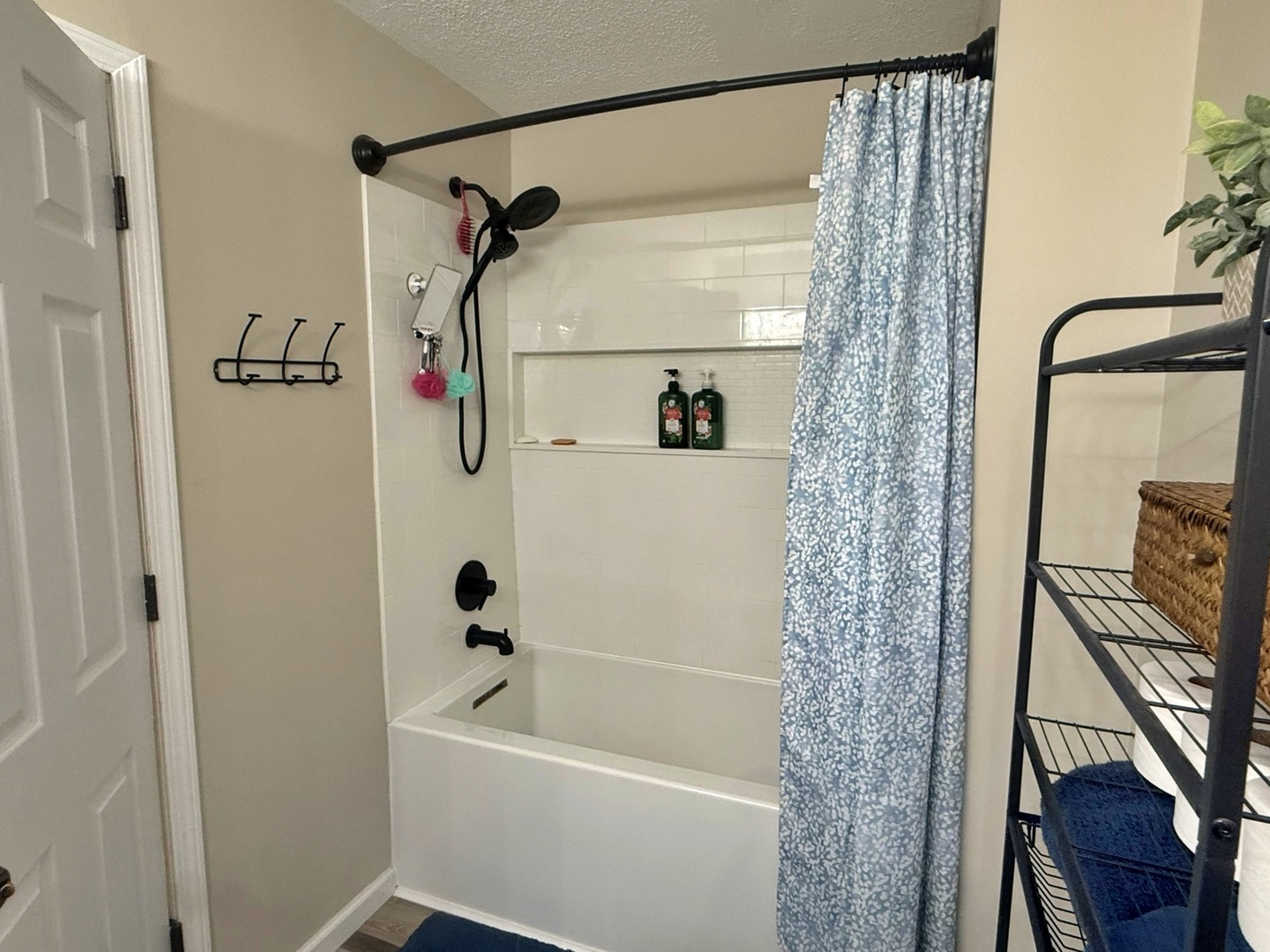 5012 Rosebud Road Metropolis, IL 62960 - Photo 35 of 44 a bathroom with a shower and a tub