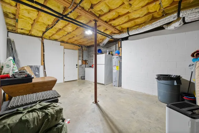 a view of a storage & utility room