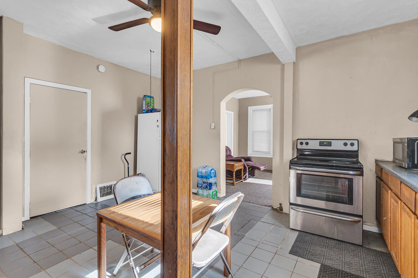 106 North Dwight Street Jackson, MI 49202 - Photo 11 of 20 0N0A0058