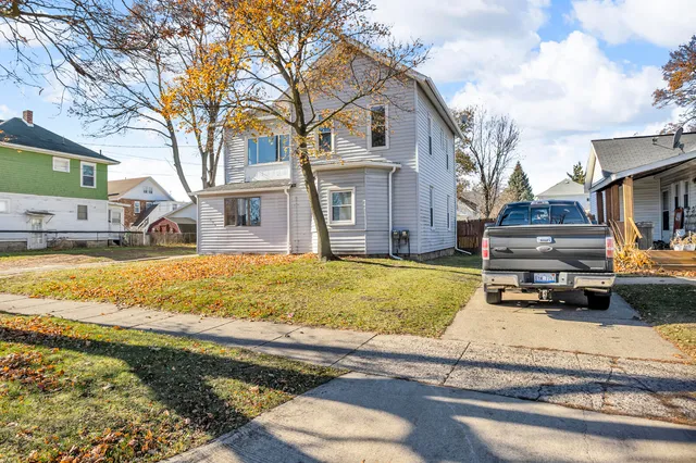 $109,900 | 106 North Dwight Street, Jackson, MI 49202