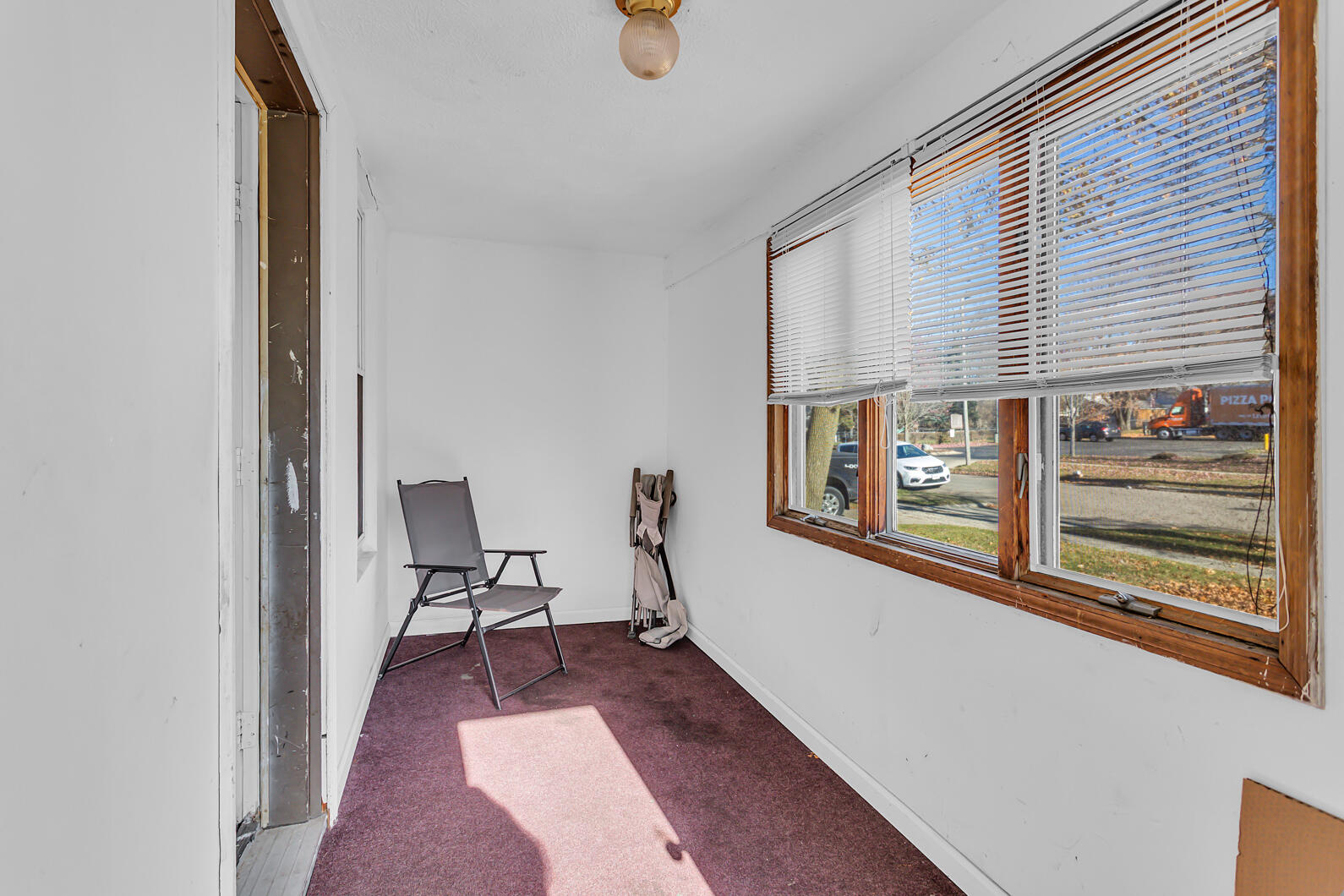 106 North Dwight Street Jackson, MI 49202 - Photo 4 of 20 0N0A0052