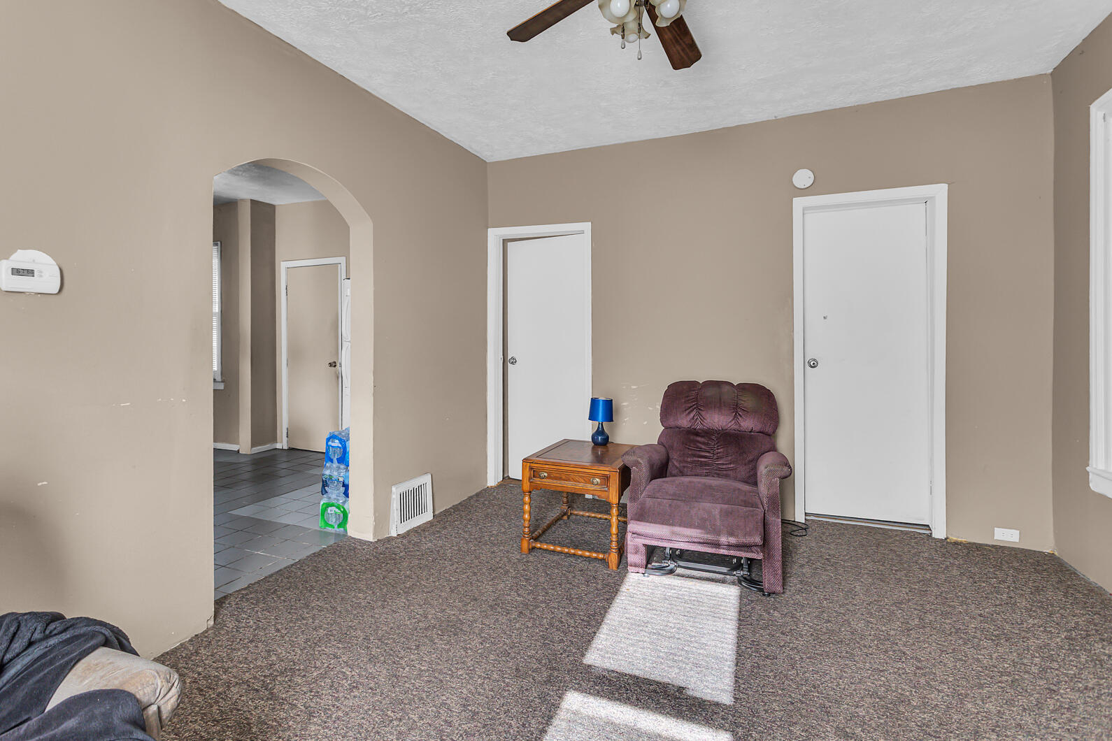 106 North Dwight Street Jackson, MI 49202 - Photo 6 of 20 0N0A0085