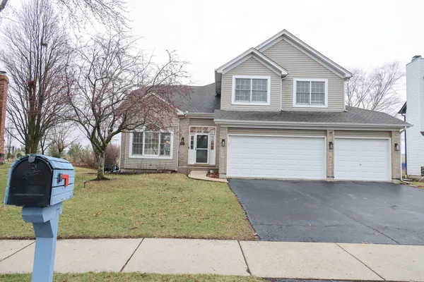 $499,900 | 1011 Napa Lane, Aurora, IL 60502
