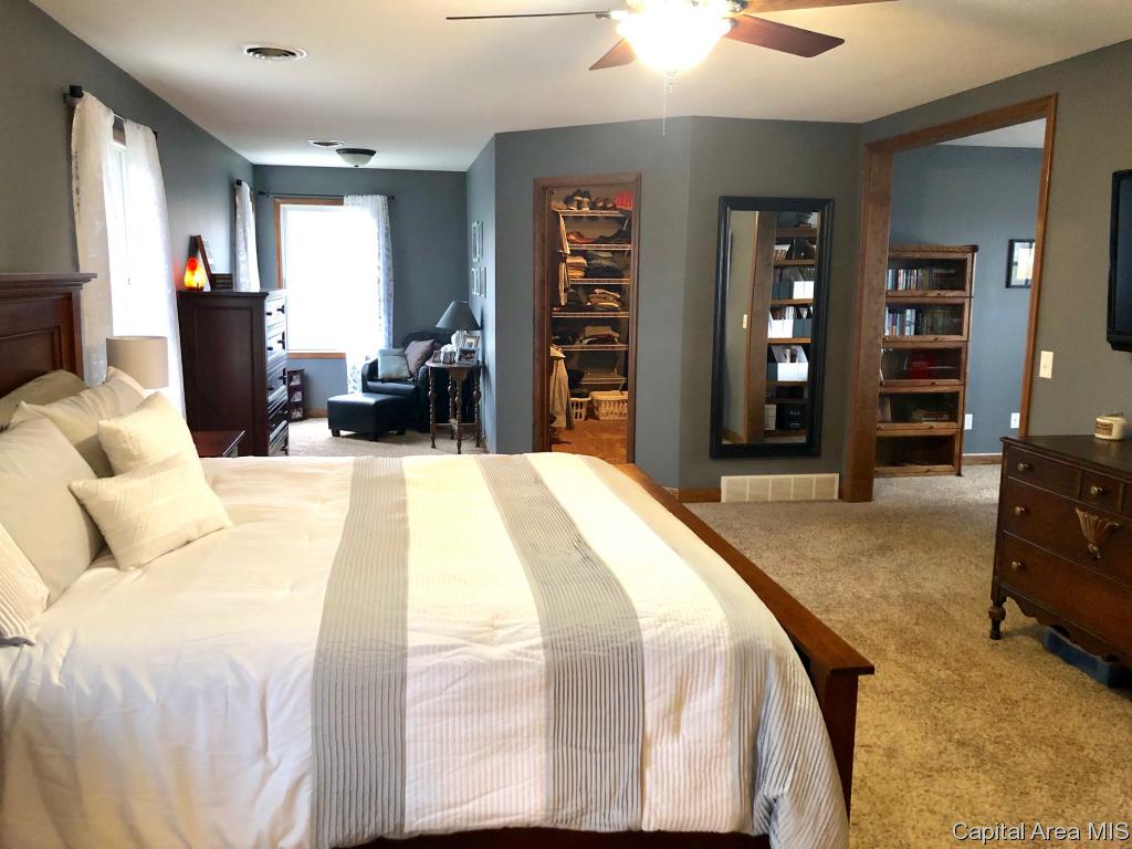 616 Burberry Lane Rochester, IL 62563 - Photo 12 of 18 Gallery Image 12