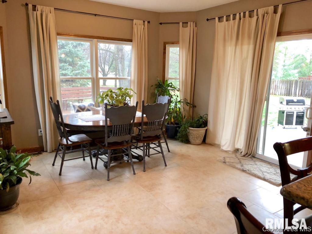 616 Burberry Lane Rochester, IL 62563 - Photo 8 of 18 Gallery Image 8