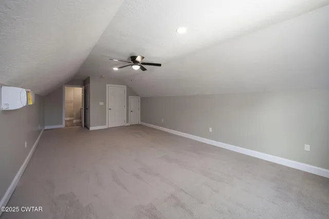 an empty room with a empty space