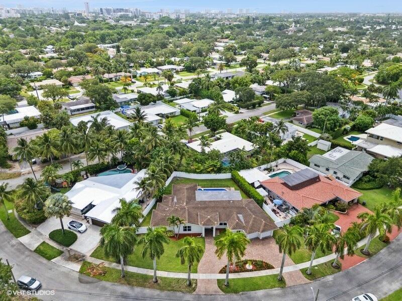 746 Southwest 2nd Street Boca Raton, FL 33486 - Photo 41 of 54 an aerial view of residential houses with outdoor space