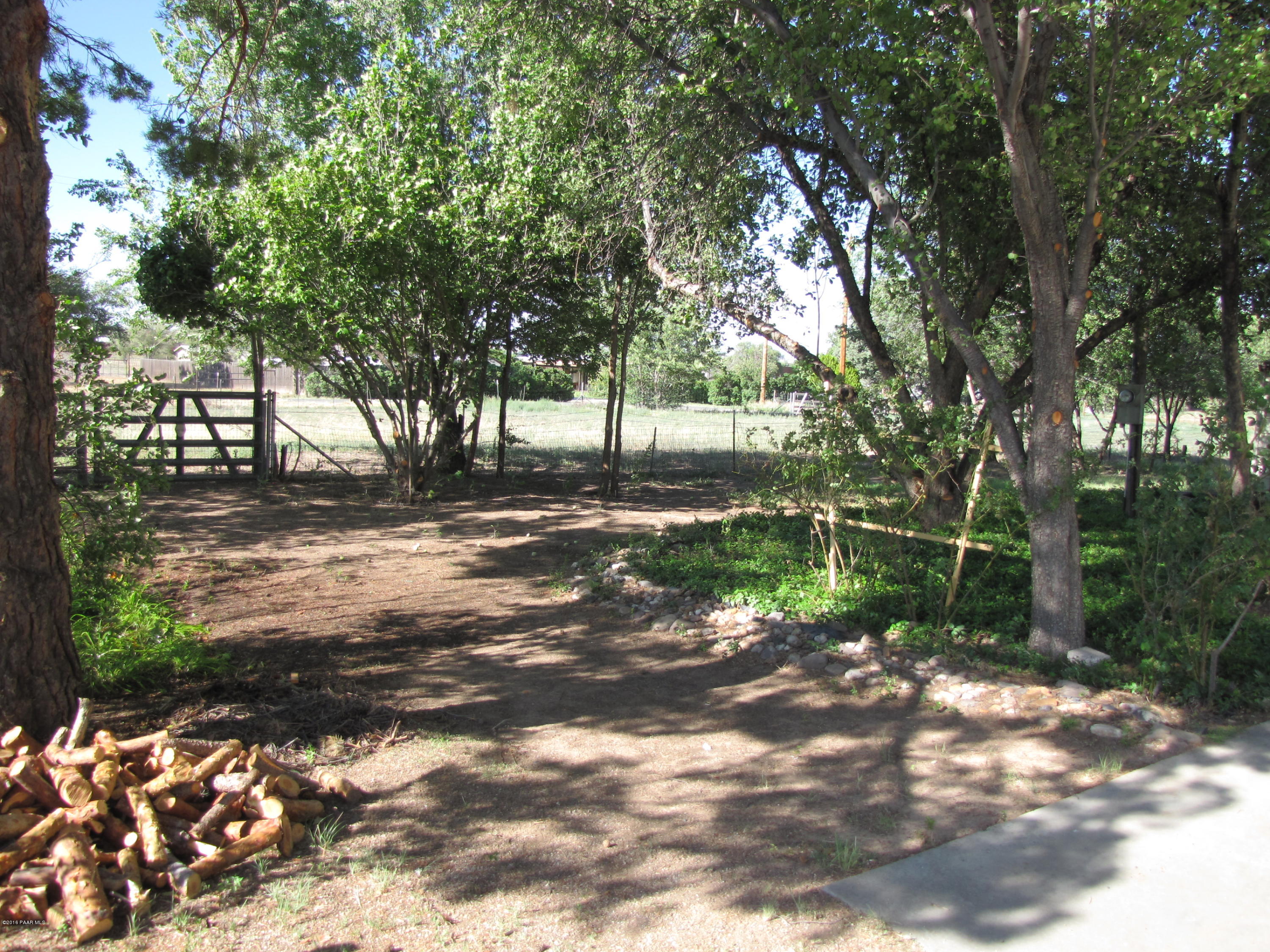 835 South Watson Road Chino Valley, AZ 86323 - Photo 3 of 18 jFront Yard Area