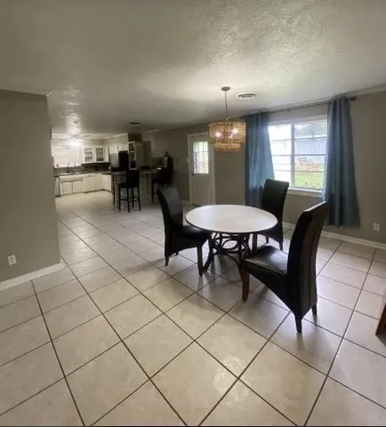 $5,000 | 303 South 17th Street, Nederland, TX 77627