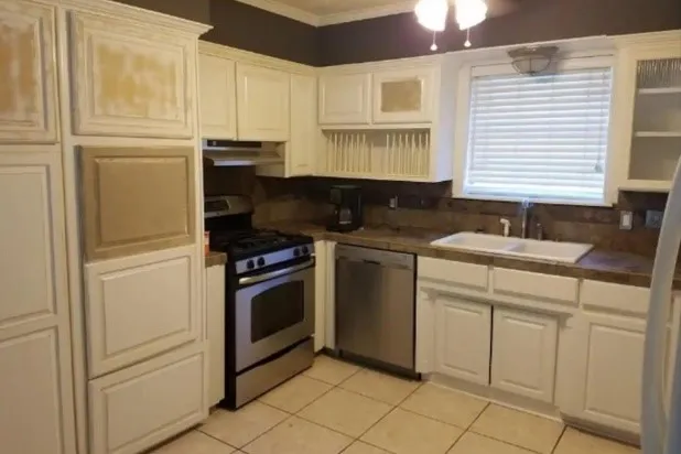 $5,000 | 303 South 17th Street, Nederland, TX 77627