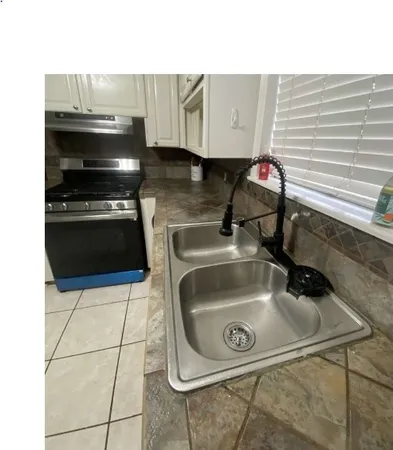 $5,000 | 303 South 17th Street, Nederland, TX 77627