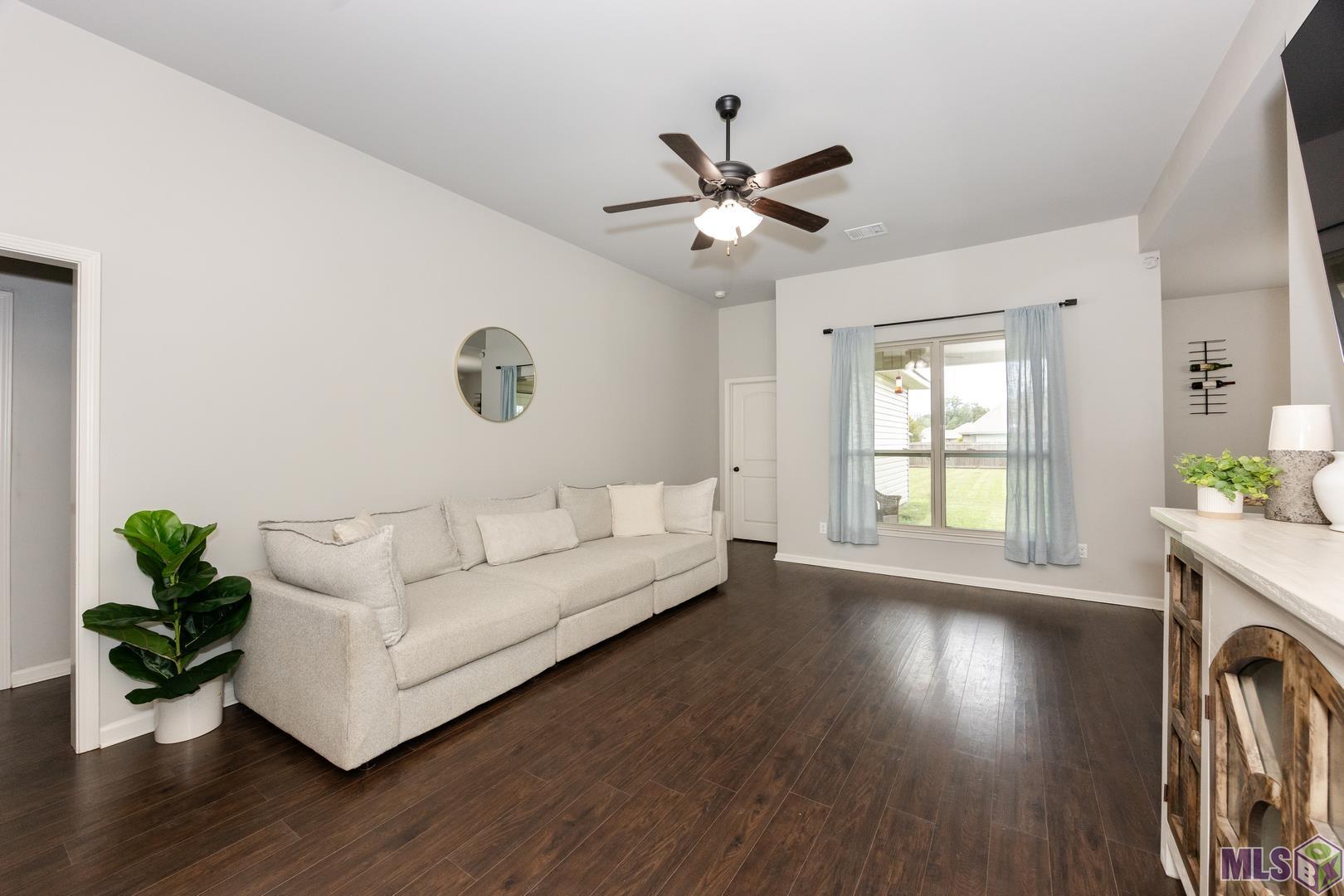 42258 Devall Road Prairieville, LA 70769 - Photo 3 of 20 Gallery Image 3