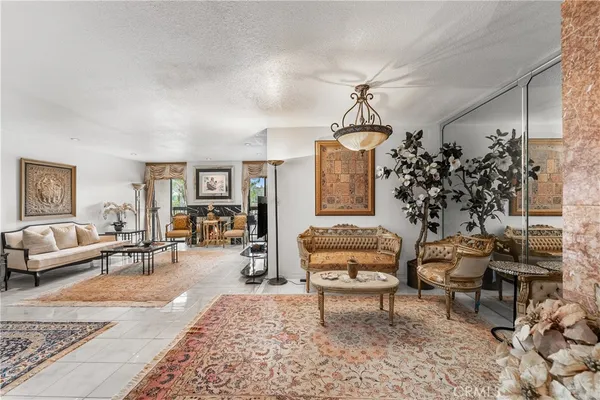 $665,000 | 1745 Holly Drive, Unit 302, Glendale, CA 91206
