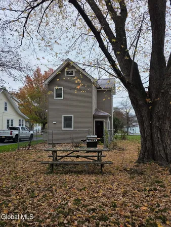 $179,900 | 34 Pleasant Street, Voorheesville, NY 12186