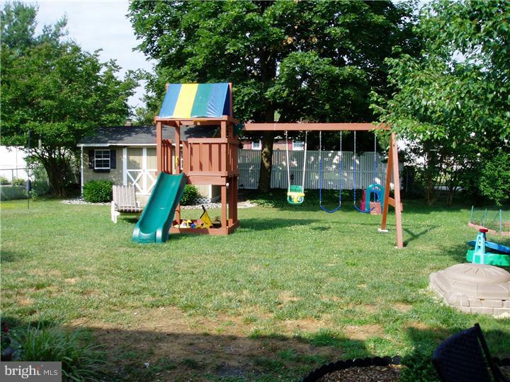 169 Harmony Road Gibbstown, NJ 08027 - Photo 15 of 16 View in Back