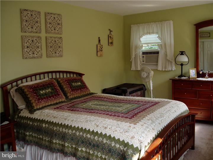 169 Harmony Road Gibbstown, NJ 08027 - Photo 5 of 16 Bedroom - Main