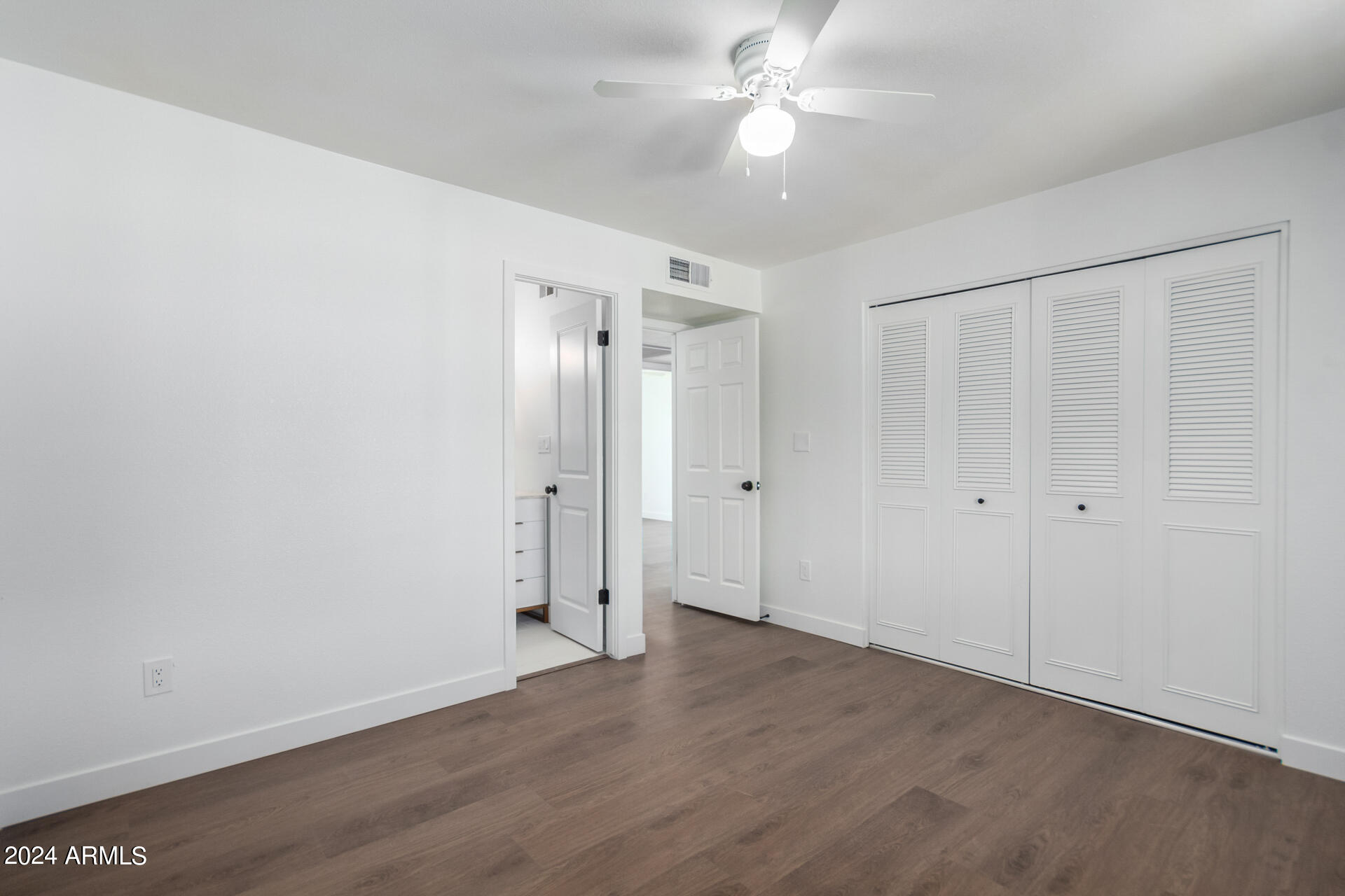 5338 West Coronado Road Phoenix, AZ 85035 - Photo 12 of 29 a view of an empty room