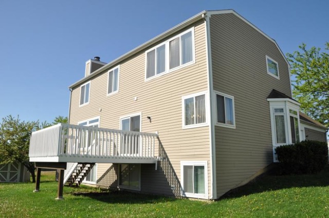 2205 Clipper Court Elgin, IL 60123 - Photo 20 of 24 a view of a house with backyard and porch