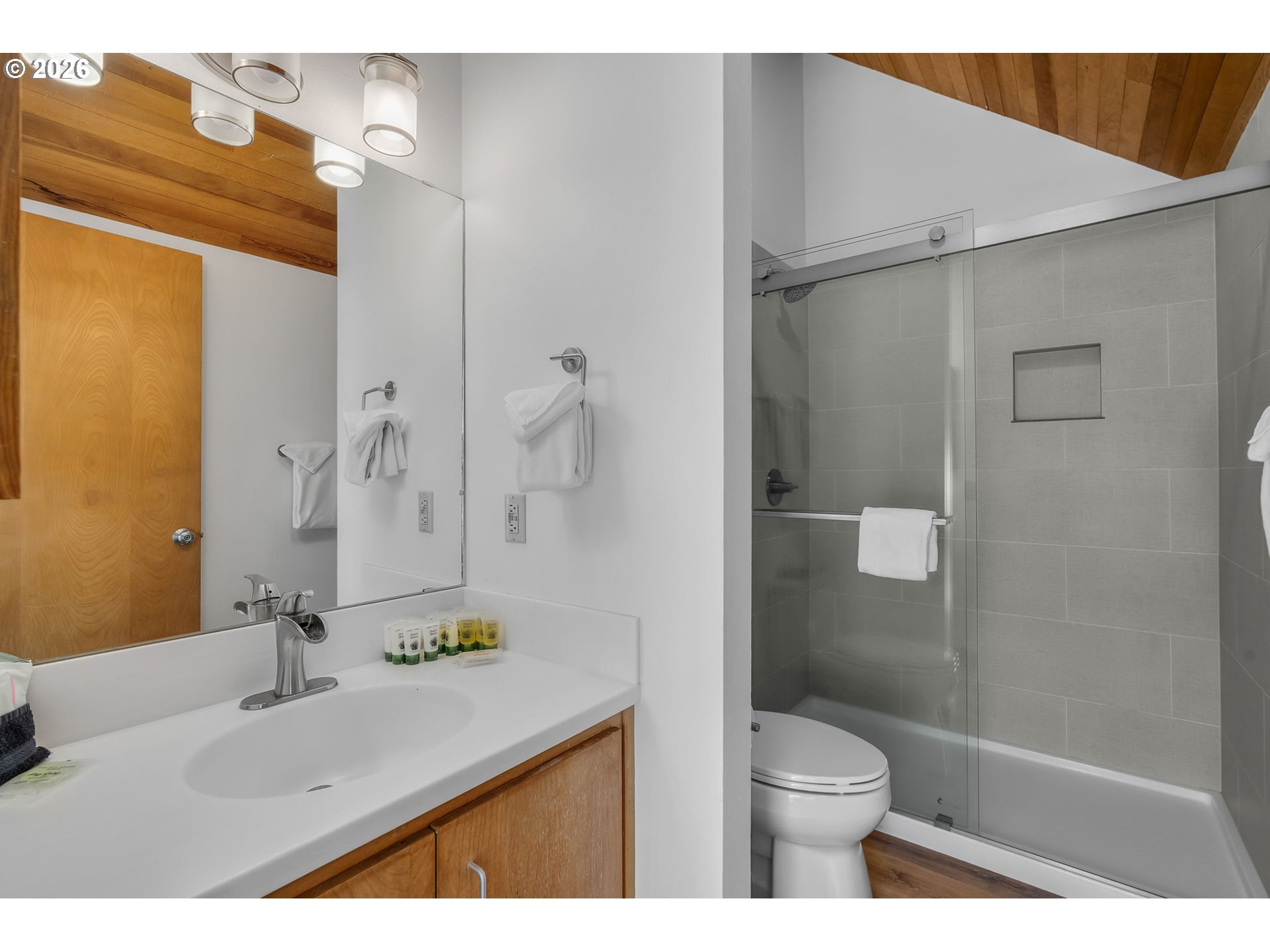 13620 Vetch Sisters, OR 97759 - Photo 16 of 33 Bathroom