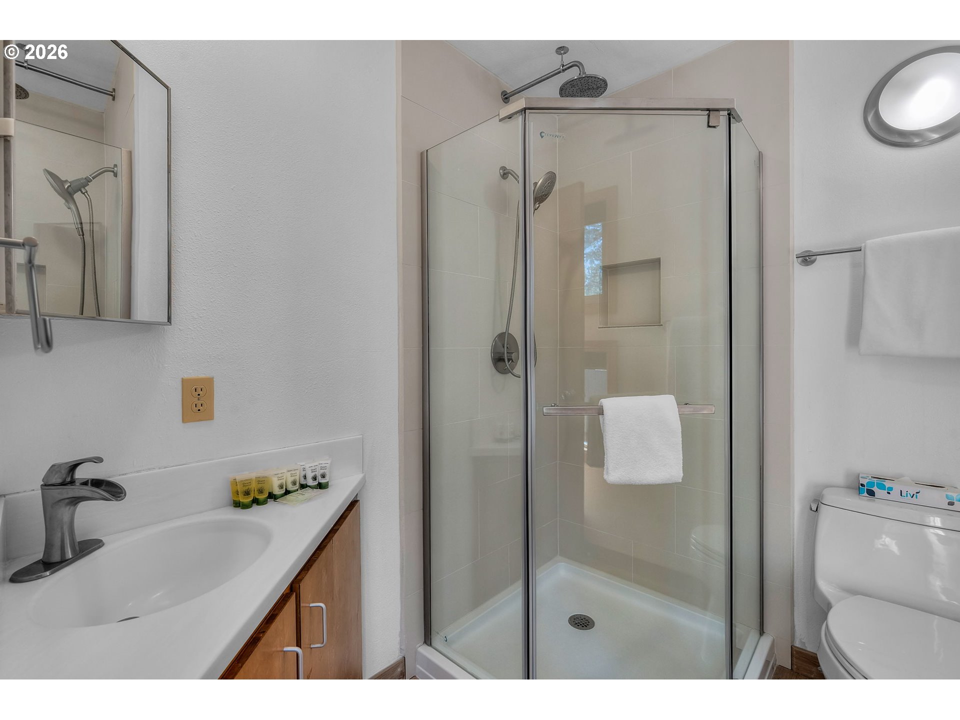 13620 Vetch Sisters, OR 97759 - Photo 19 of 33 Bathroom