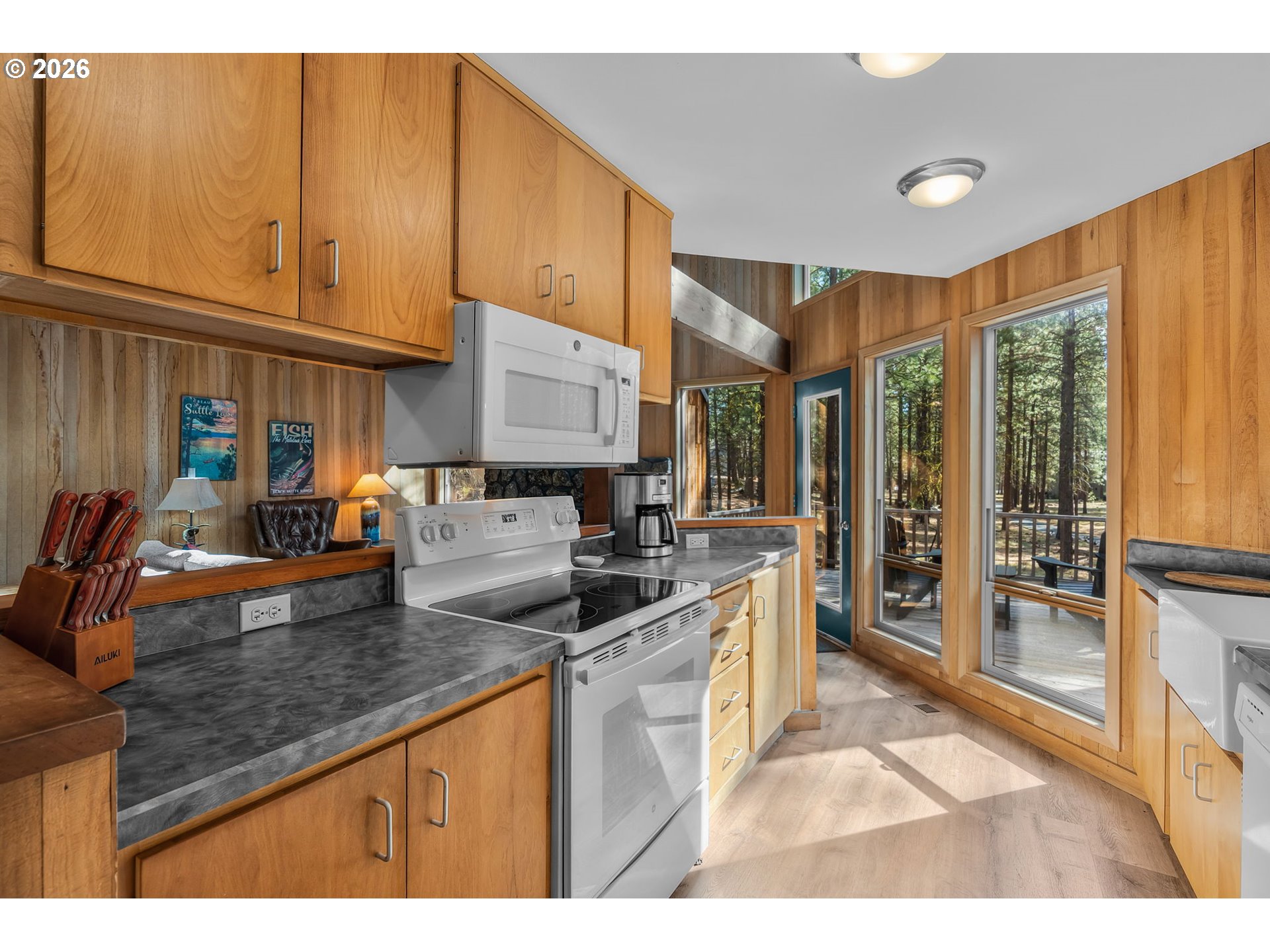 13620 Vetch Sisters, OR 97759 - Photo 9 of 33