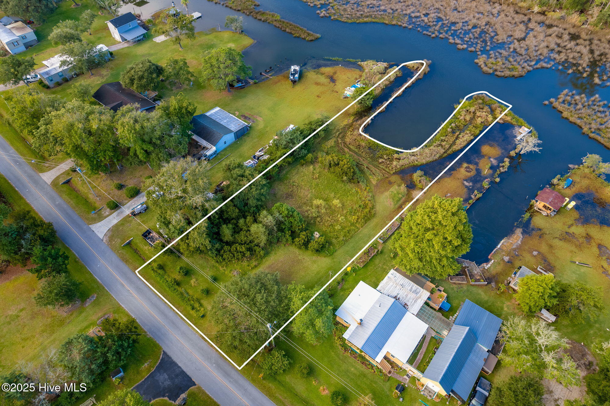 134 Goose Creek Loop Road Newport, NC 28570 - Photo 4 of 13 22-web-or-mls-chadwick-visuals-134-goose