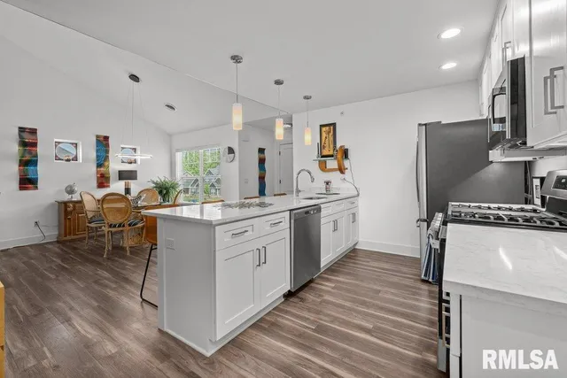 $292,500 | 3043 Shanes Way, Unit 3043, Bettendorf, IA 52722