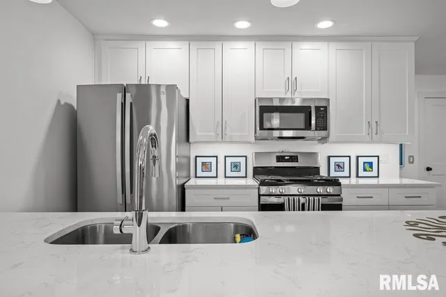 $292,500 | 3043 Shanes Way, Unit 3043, Bettendorf, IA 52722