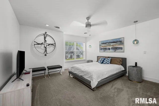 $292,500 | 3043 Shanes Way, Unit 3043, Bettendorf, IA 52722