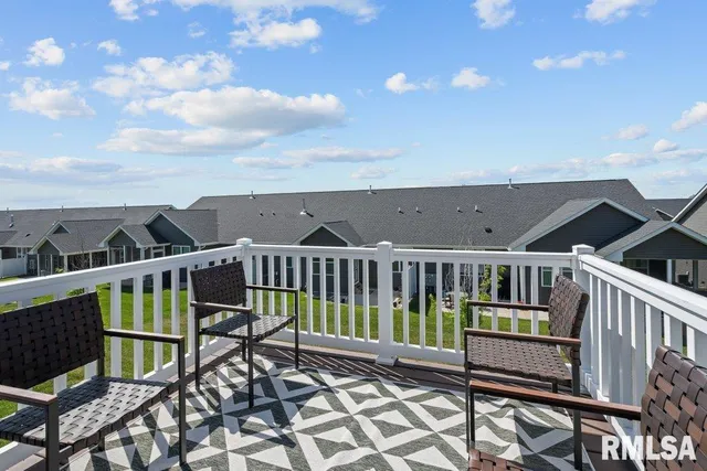 $292,500 | 3043 Shanes Way, Unit 3043, Bettendorf, IA 52722