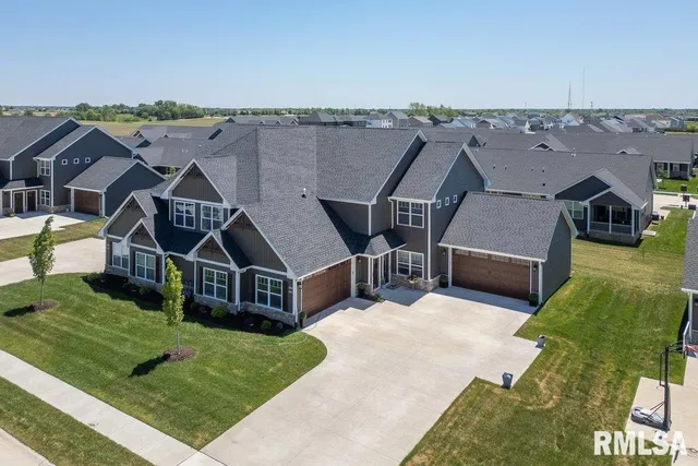 $292,500 | 3043 Shanes Way, Unit 3043, Bettendorf, IA 52722