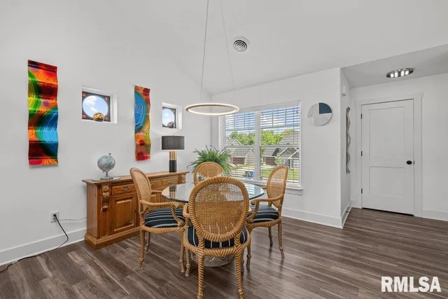 $292,500 | 3043 Shanes Way, Unit 3043, Bettendorf, IA 52722