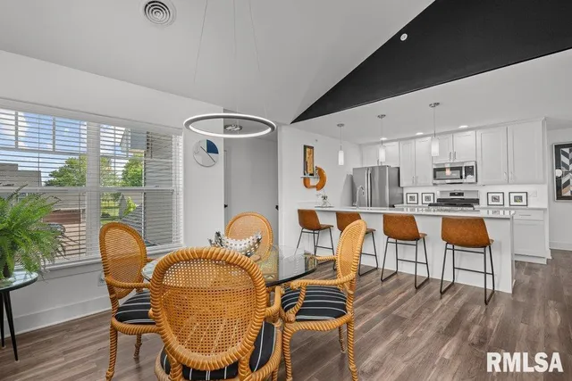 $292,500 | 3043 Shanes Way, Unit 3043, Bettendorf, IA 52722