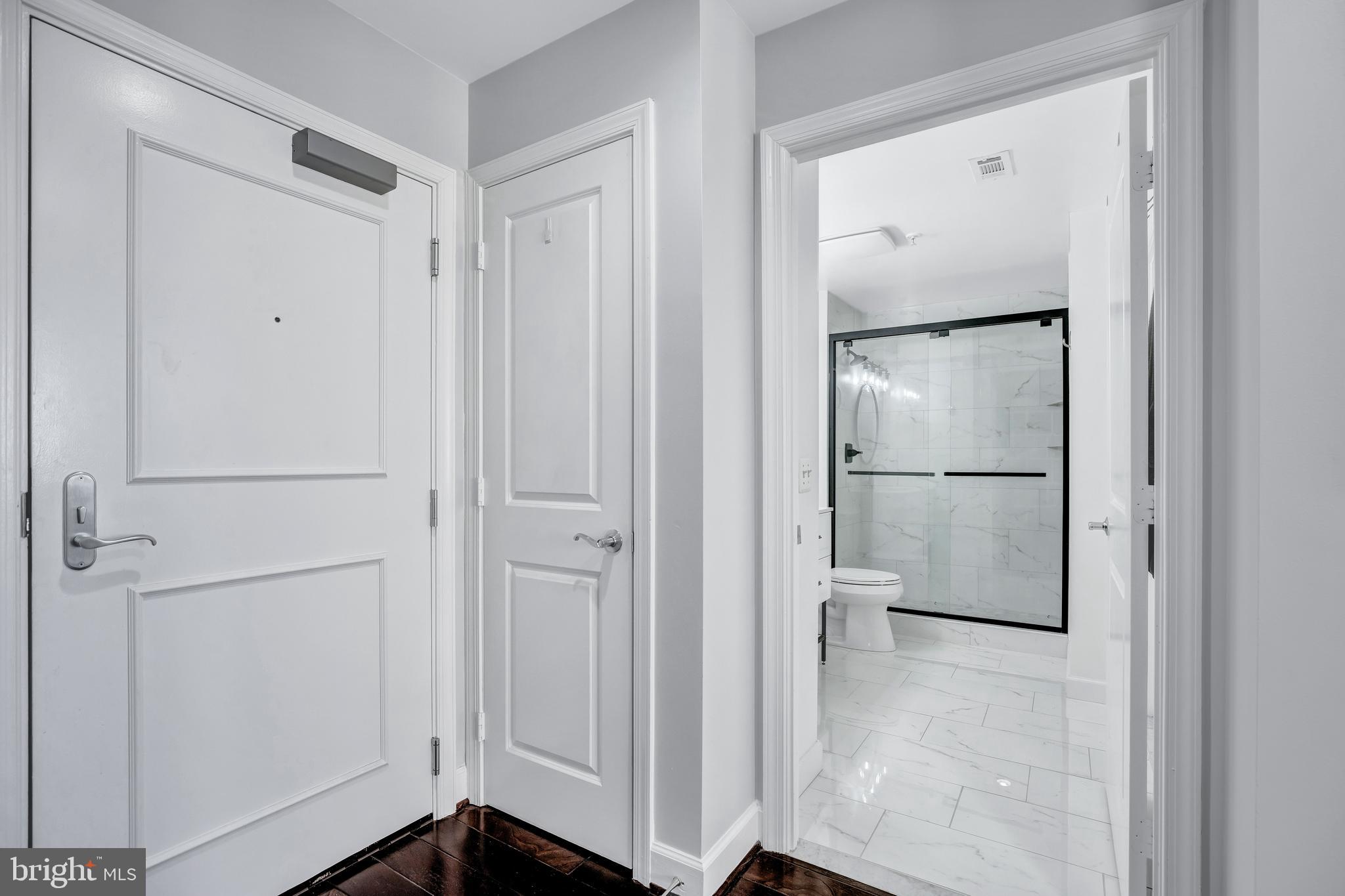 3650 South Glebe Road, Unit 444 Arlington, VA 22202 - Photo 15 of 61 Full Bath off Entry Way & Bedroom