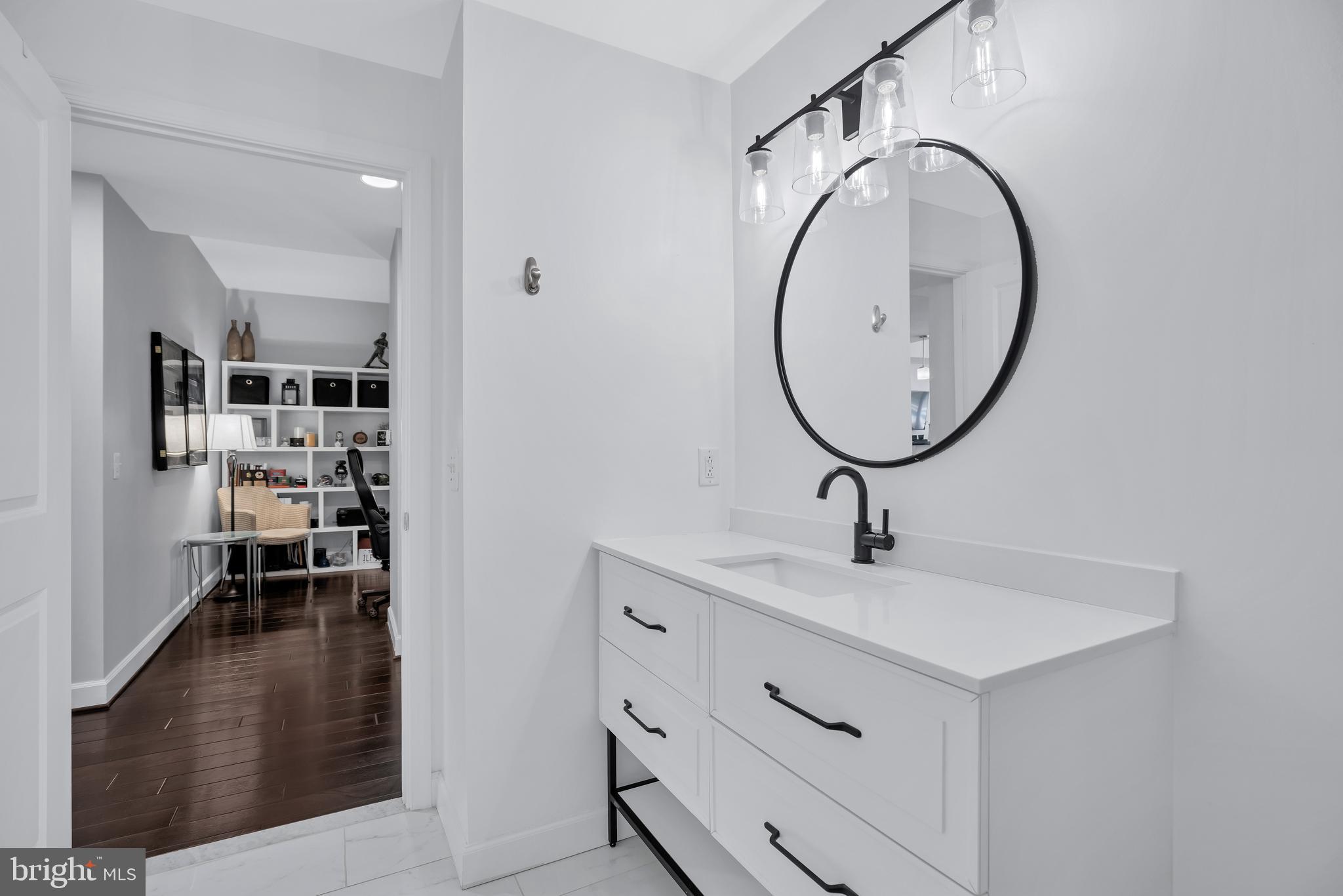 3650 South Glebe Road, Unit 444 Arlington, VA 22202 - Photo 16 of 61 Stunning Updated Full Bath
