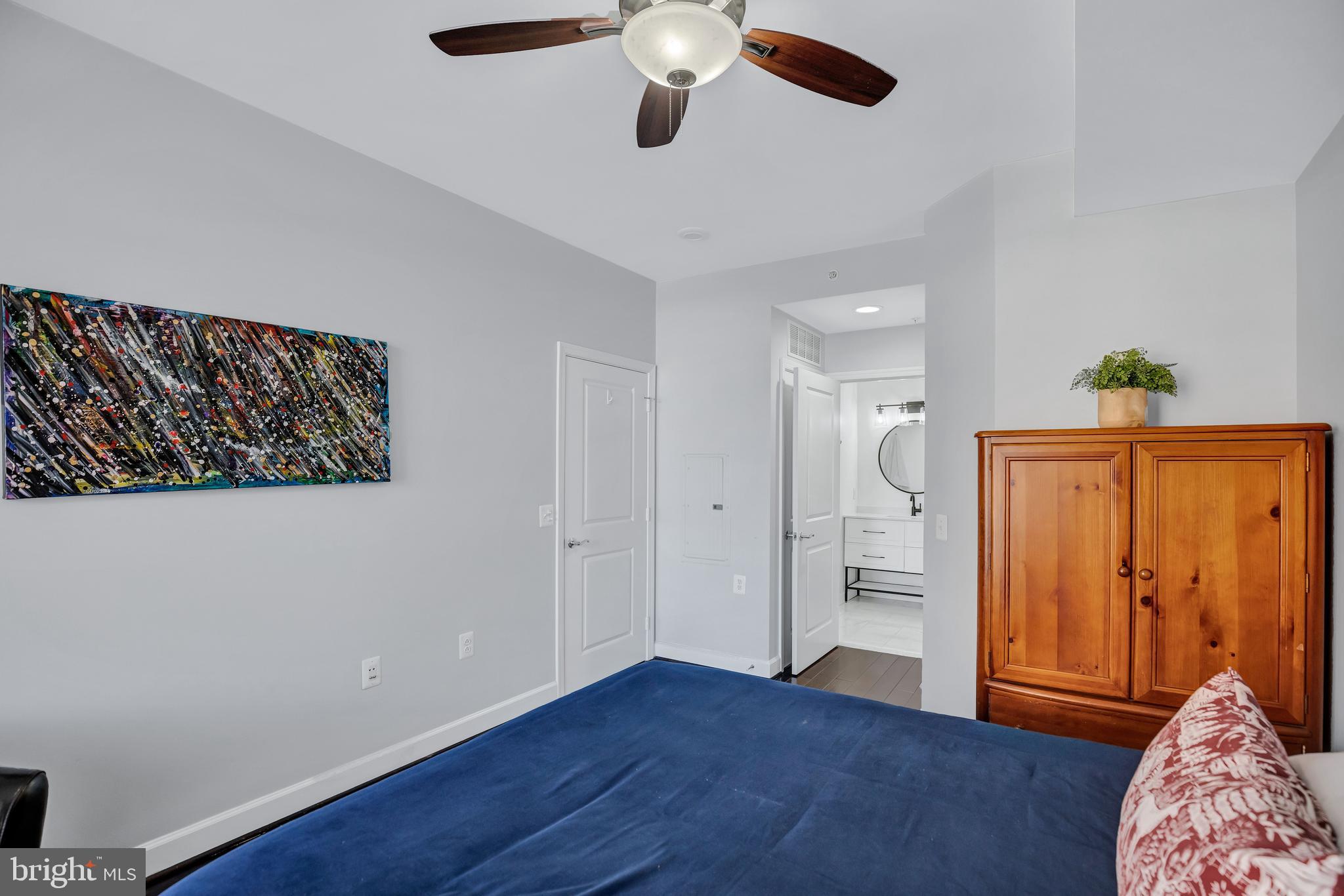 3650 South Glebe Road, Unit 444 Arlington, VA 22202 - Photo 18 of 61 Bath off Bedroom