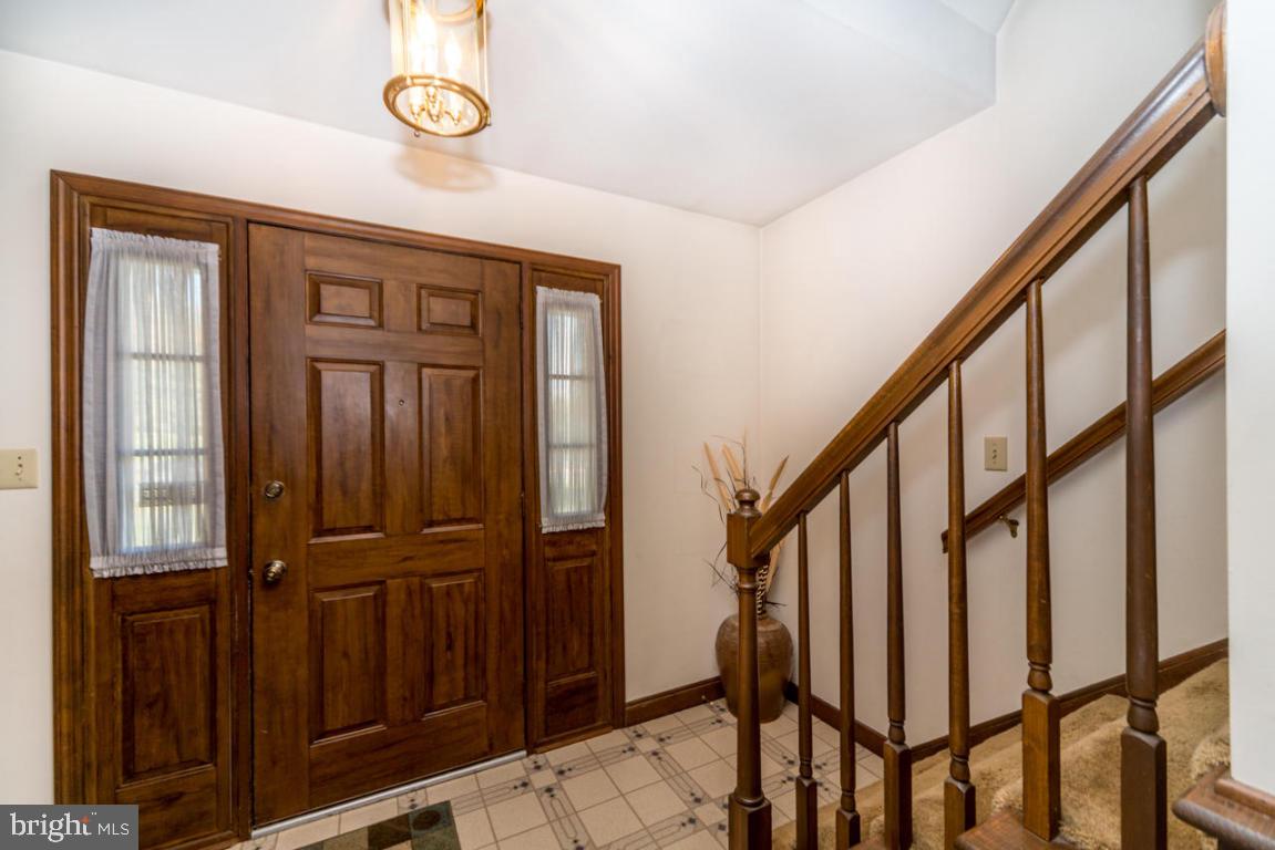 101 St Thomas Road Lancaster, PA 17601 - Photo 3 of 28