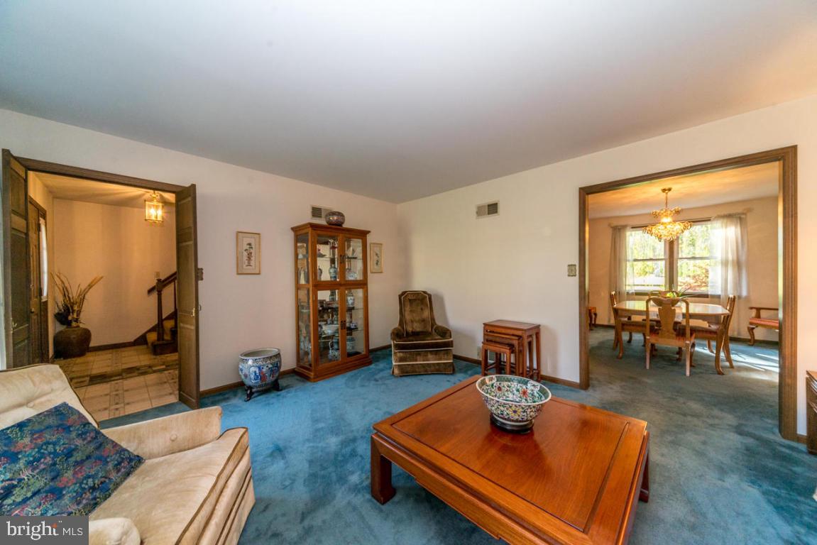 101 St Thomas Road Lancaster, PA 17601 - Photo 5 of 28